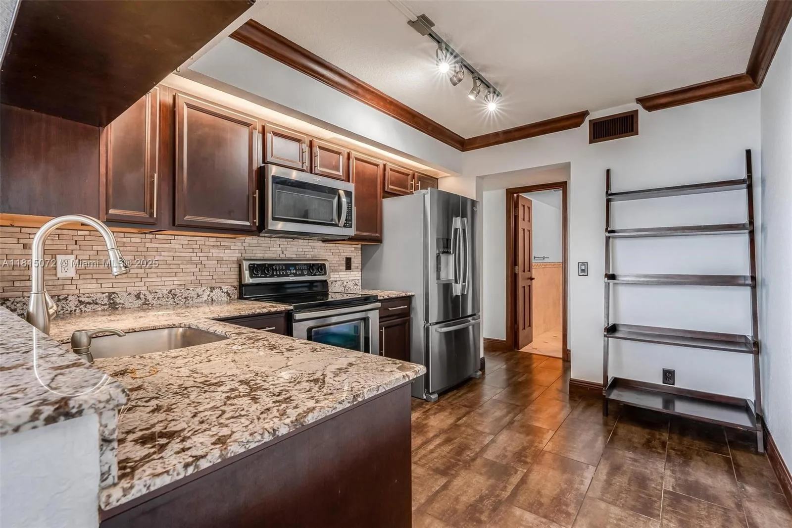 106 Lake Emerald Dr # 210, Oakland Park, FL 33309 photo 8