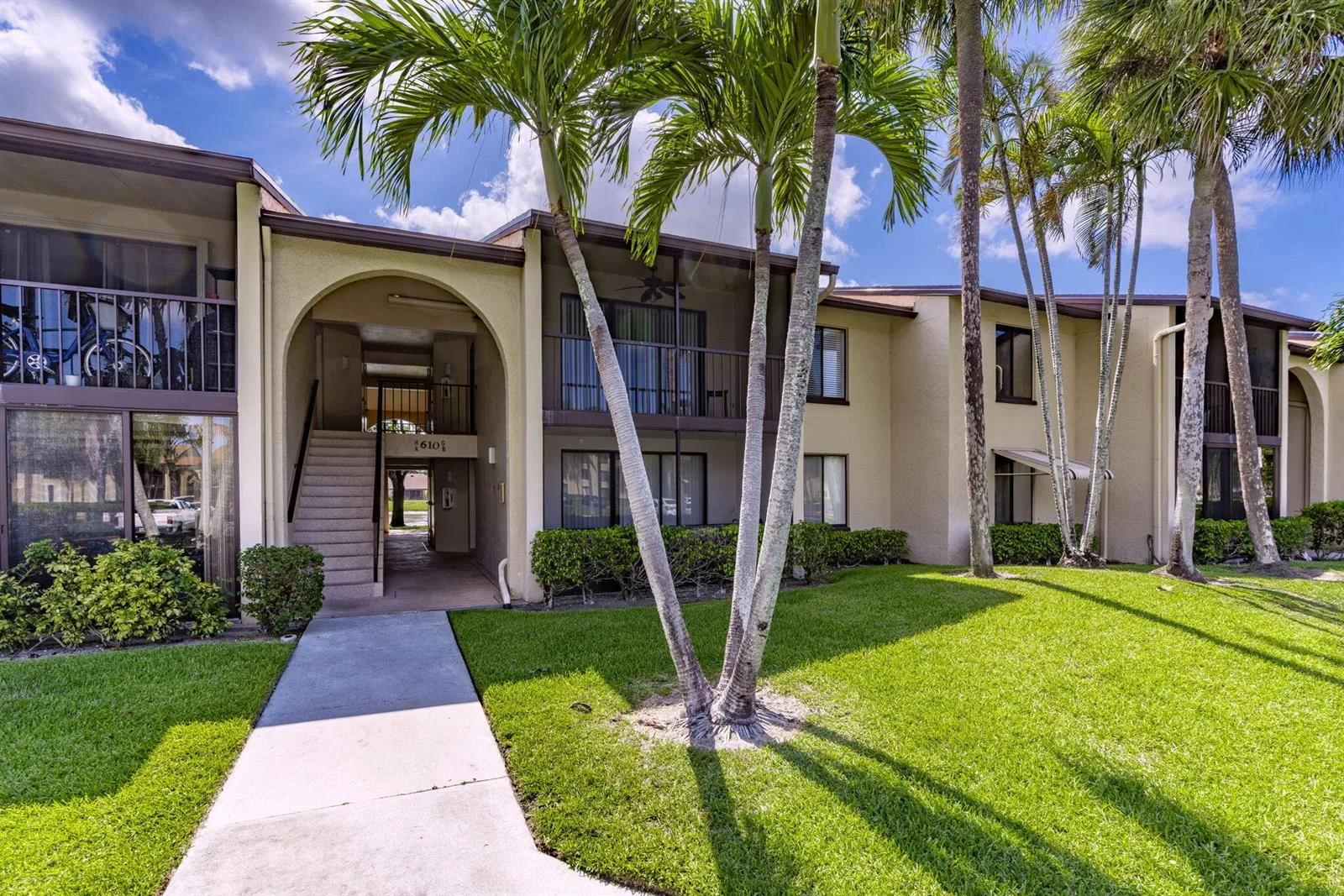 610 Sea Pine Way # B2, FL 33415