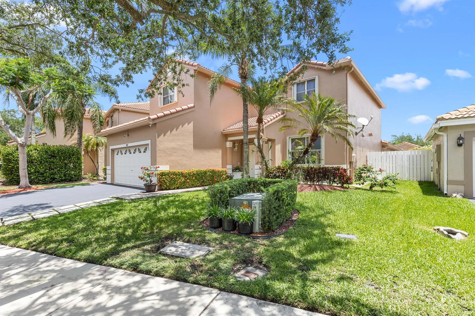 907 Stanton Drive, Weston, FL 33326