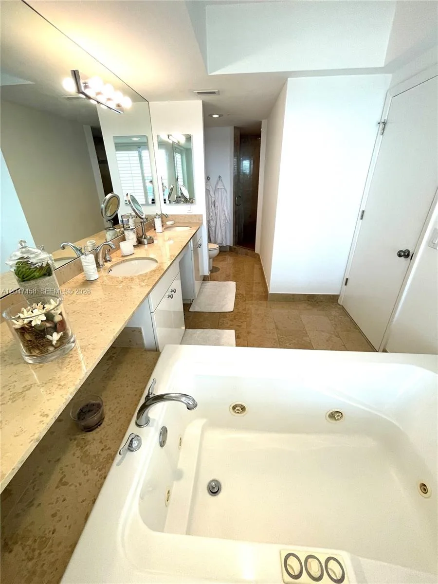 4775 Collins Ave # 2305, Miami Beach, FL 33140 photo 12