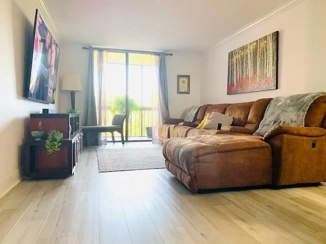 737 SE 1st Way # 306, Deerfield Beach, FL 33441