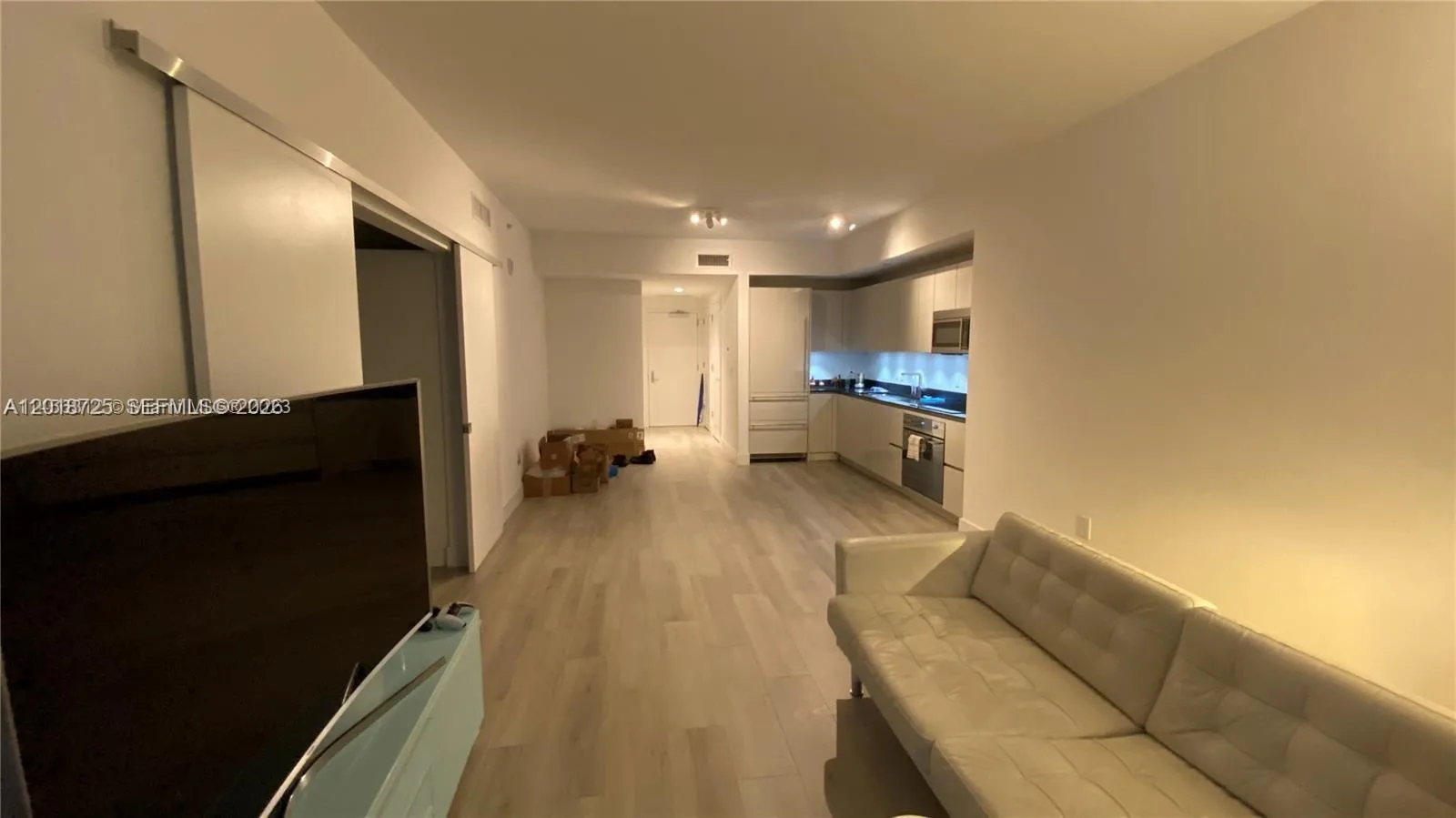 1010 Brickell Ave # 2208, Miami, FL 33131 photo 2