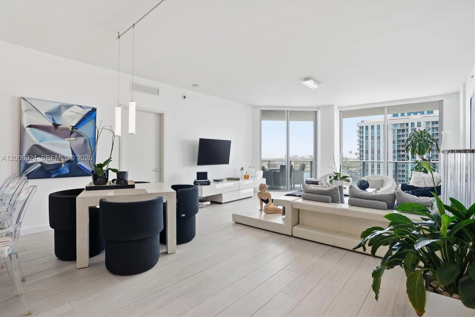 17301 Biscayne Blvd # 1905, North Miami Beach, FL 33160 photo 3