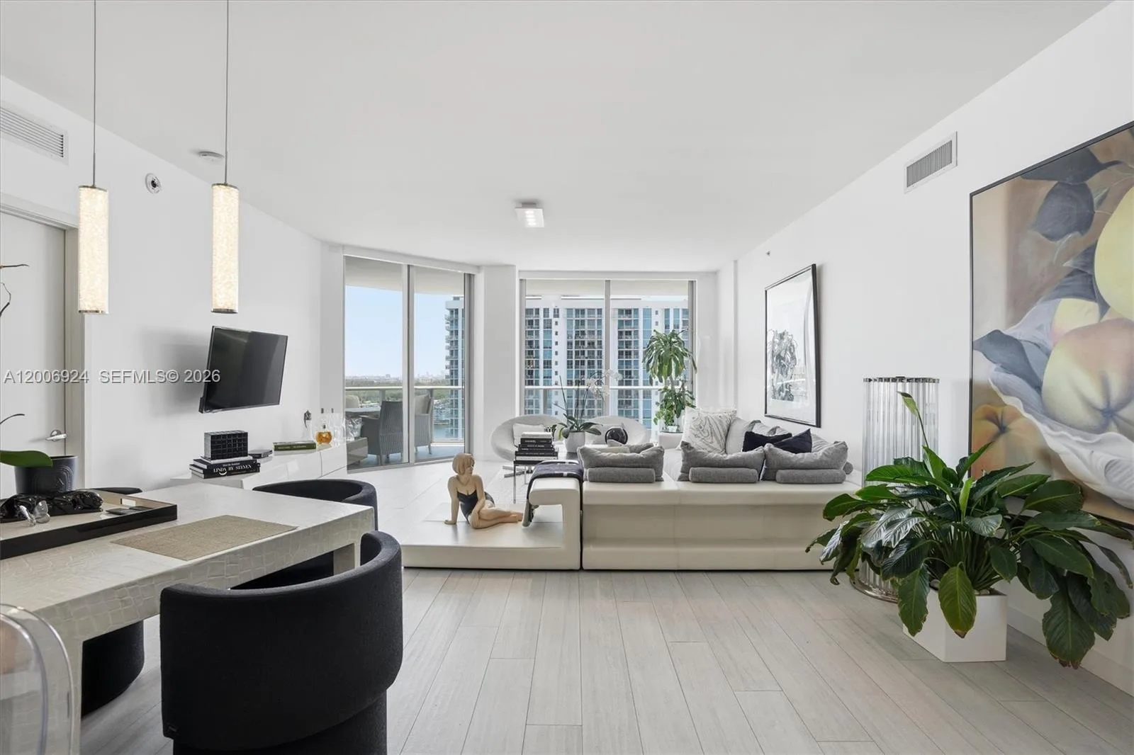 17301 Biscayne Blvd # 1905, North Miami Beach, FL 33160 photo 4