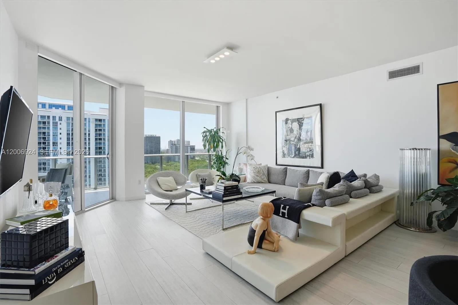 17301 Biscayne Blvd # 1905, North Miami Beach, FL 33160 photo 8
