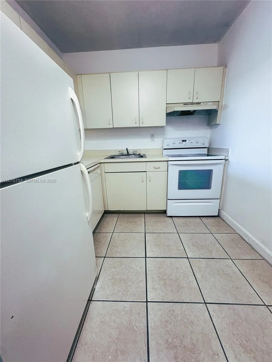 10900 SW 104th St # 315, Miami, FL 33176