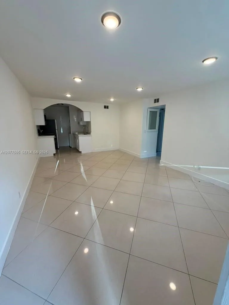 10230 Twin Lakes Dr # 16-C, Coral Springs, FL 33071