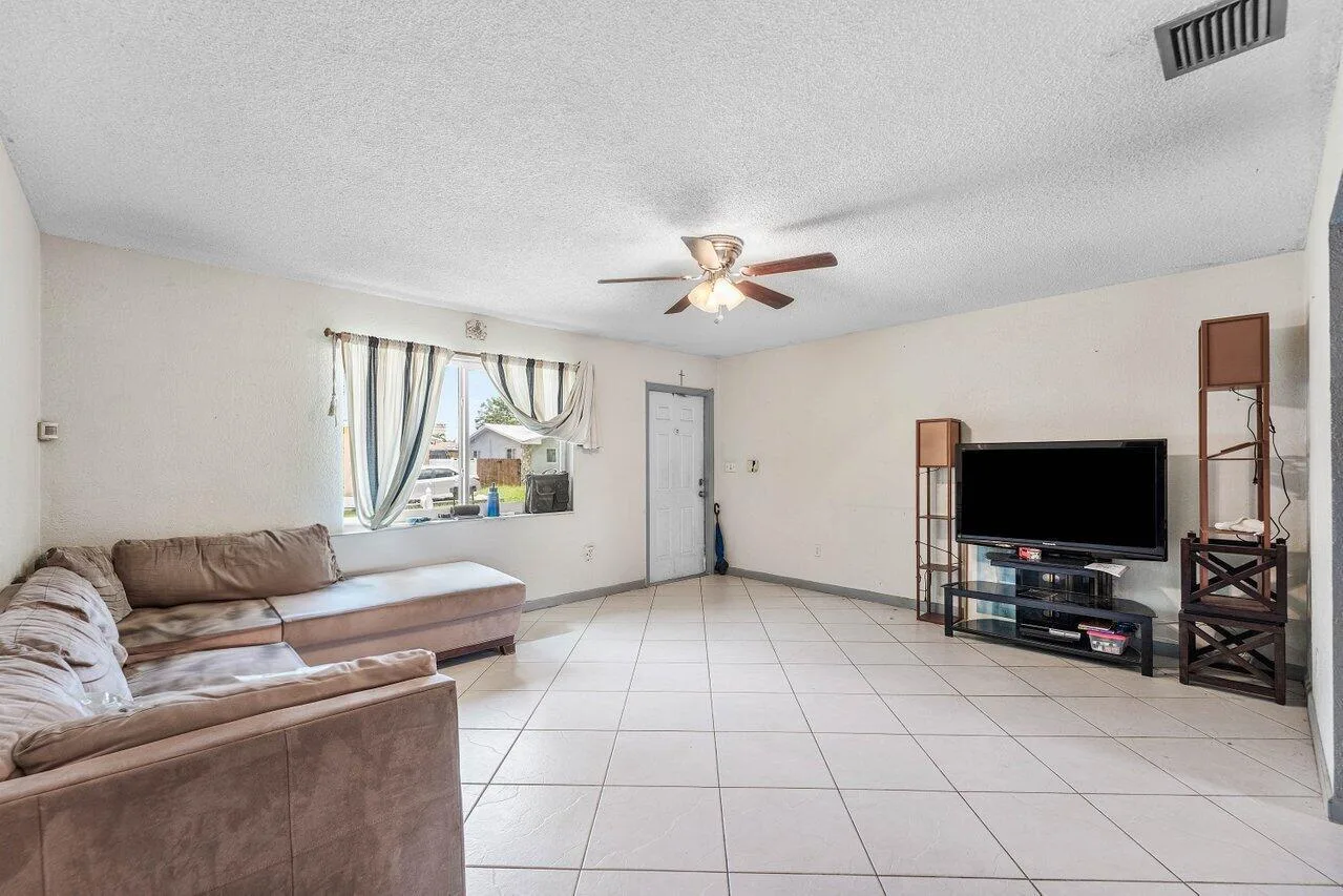 2011 SW 99TH Terrace, Miramar, FL 33025 photo 5
