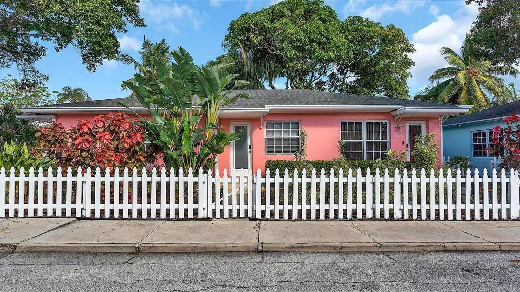 802 N J Street, FL 33460