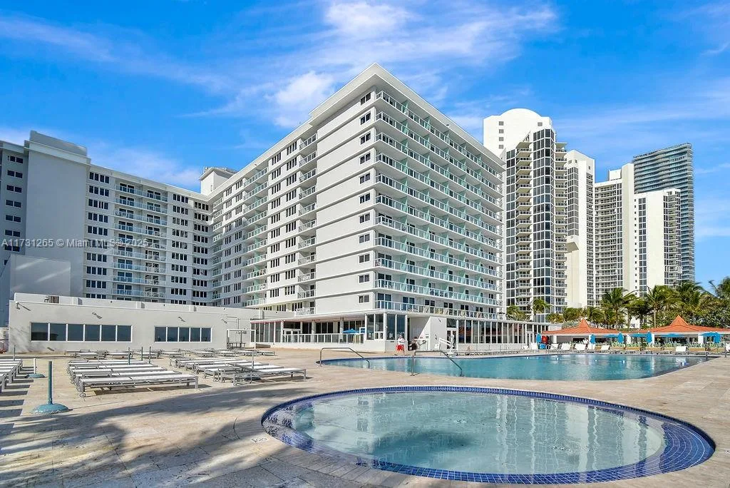 19201 Collins Ave # 526, Sunny Isles Beach, FL 33160
