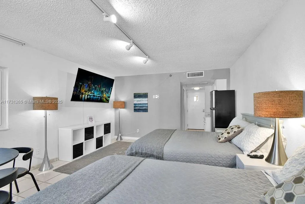 19201 Collins Ave # 526, Sunny Isles Beach, FL 33160 photo 10