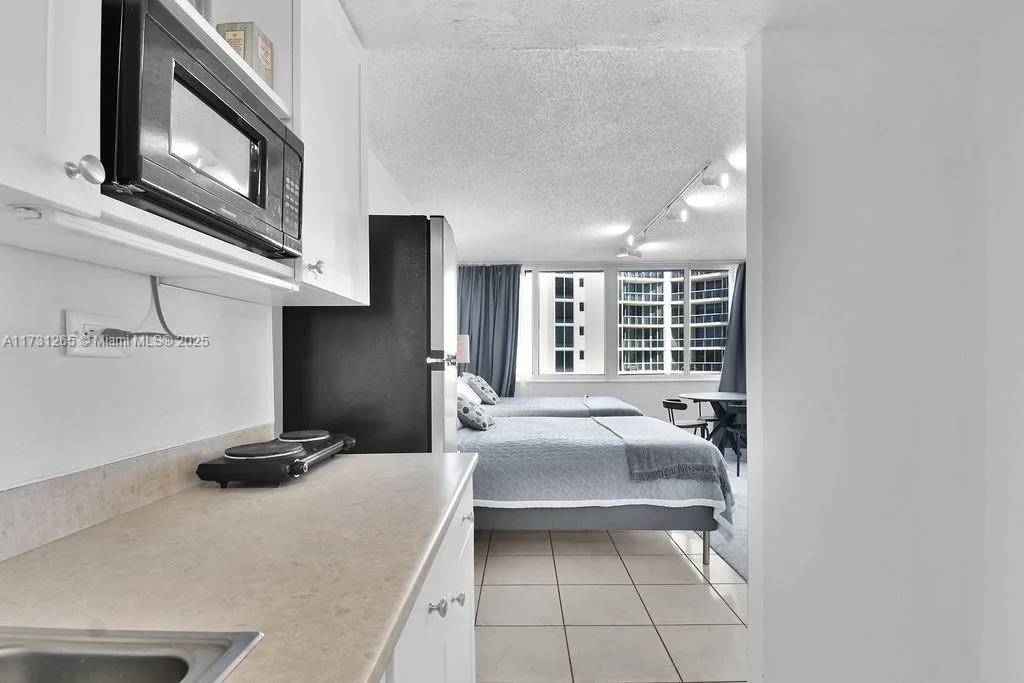 19201 Collins Ave # 526, Sunny Isles Beach, FL 33160 photo 11