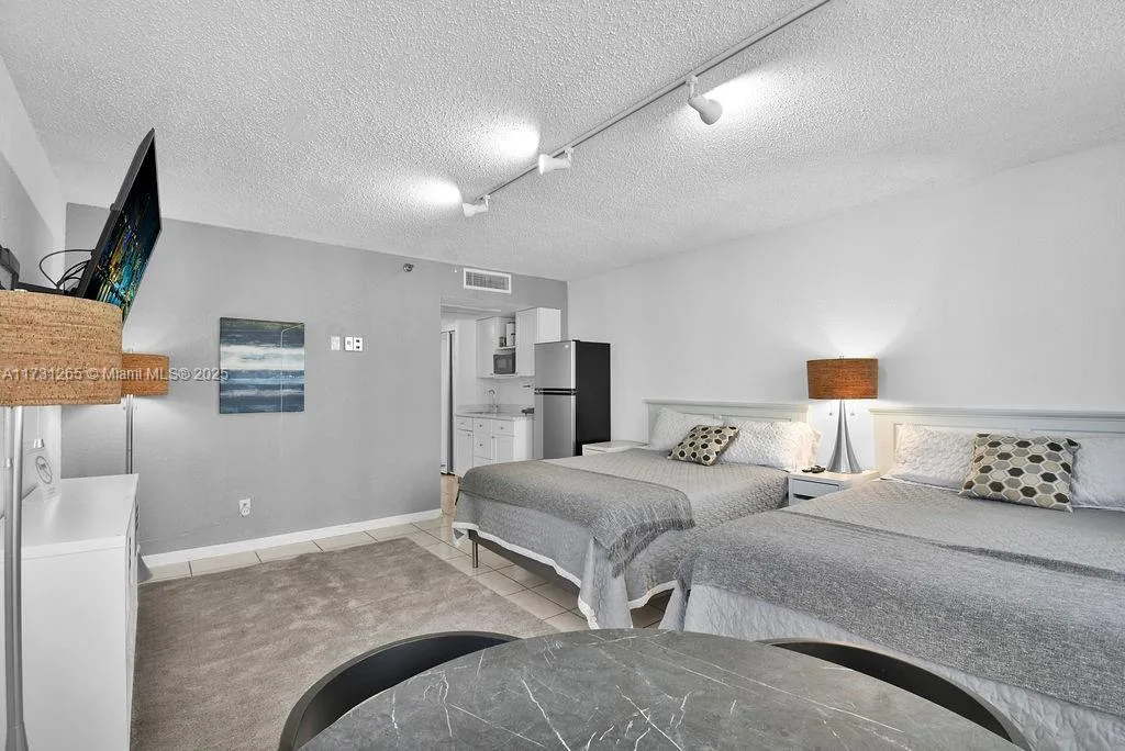 19201 Collins Ave # 526, Sunny Isles Beach, FL 33160 photo 8