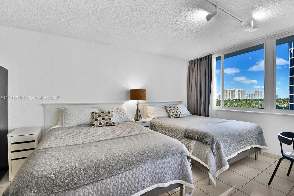19201 Collins Ave # 526, Sunny Isles Beach, FL 33160 photo 9