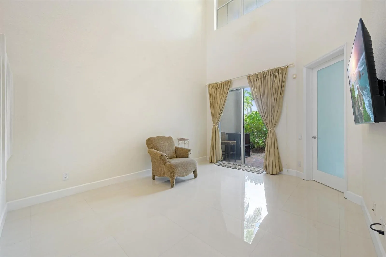 1384 Harbor View W, Hollywood, FL 33019 photo 7