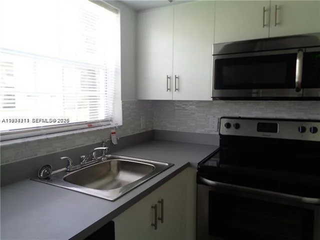 800 Cypress Park Way # J1, Deerfield Beach, FL 33064 photo 2