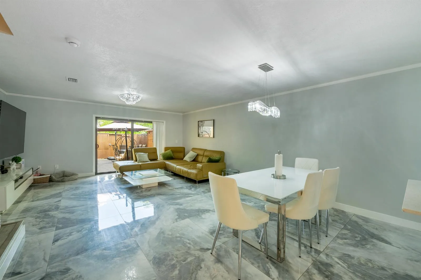 1129 NE 210th Terrace # 210, Miami, FL 33179