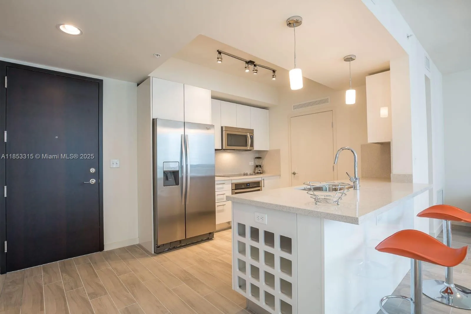 999 SW 1st Ave # 1715, Miami, FL 33130