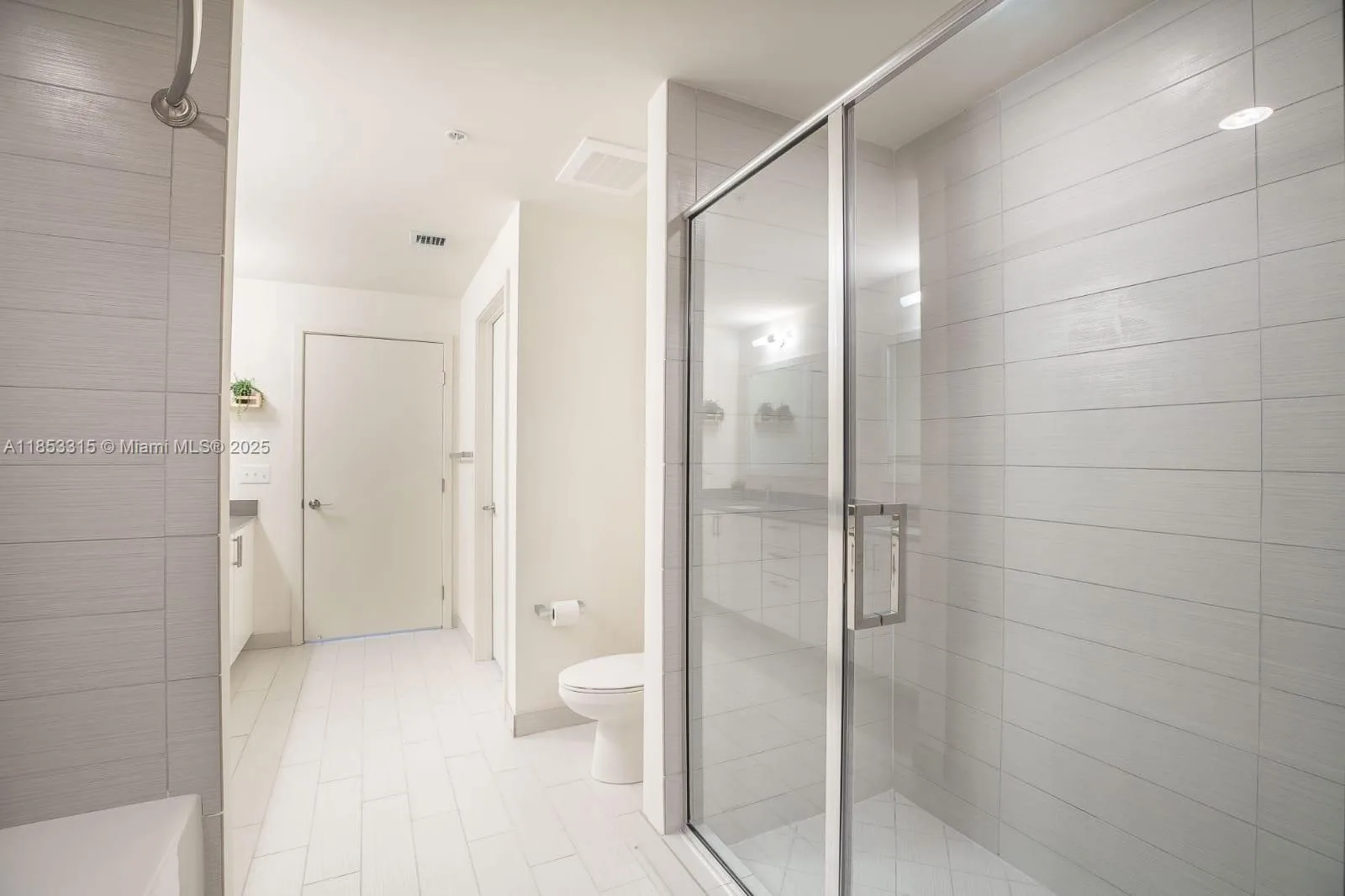 999 SW 1st Ave # 1715, Miami, FL 33130 photo 5