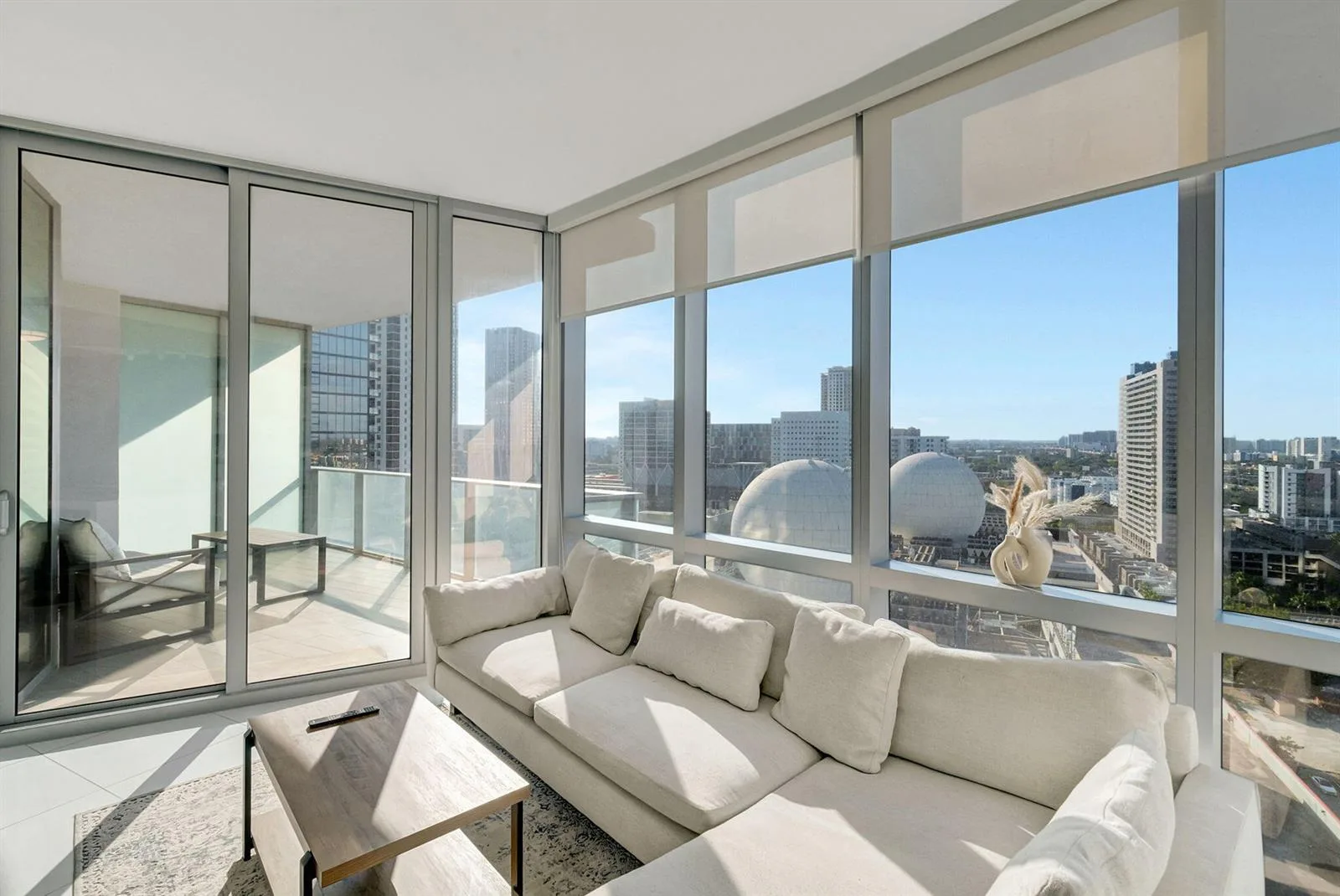 851 NE 1st Avenue # 1604, Miami, FL 33132 photo 2