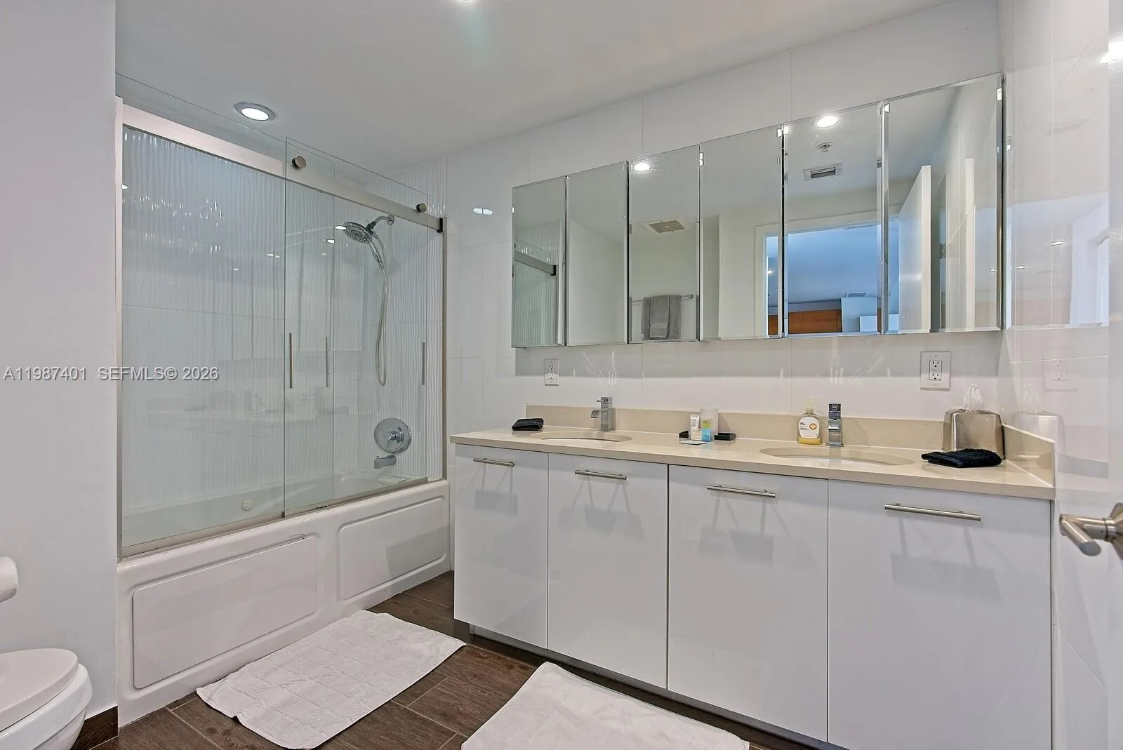 3250 NE 1st Ave # 1006, Miami, FL 33137 photo 12