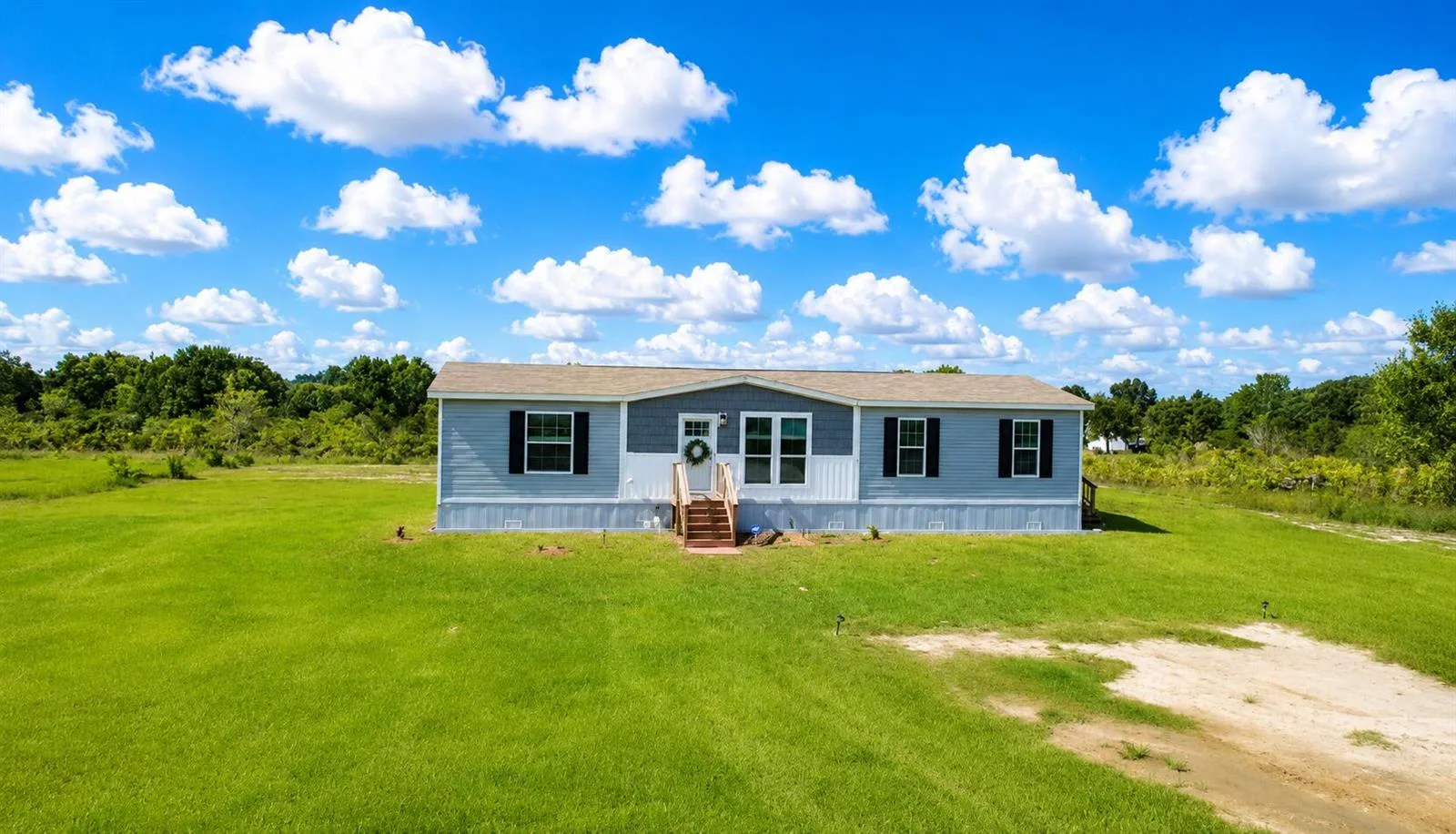 18720 NW 242nd Street, Okeechobee, FL 34972