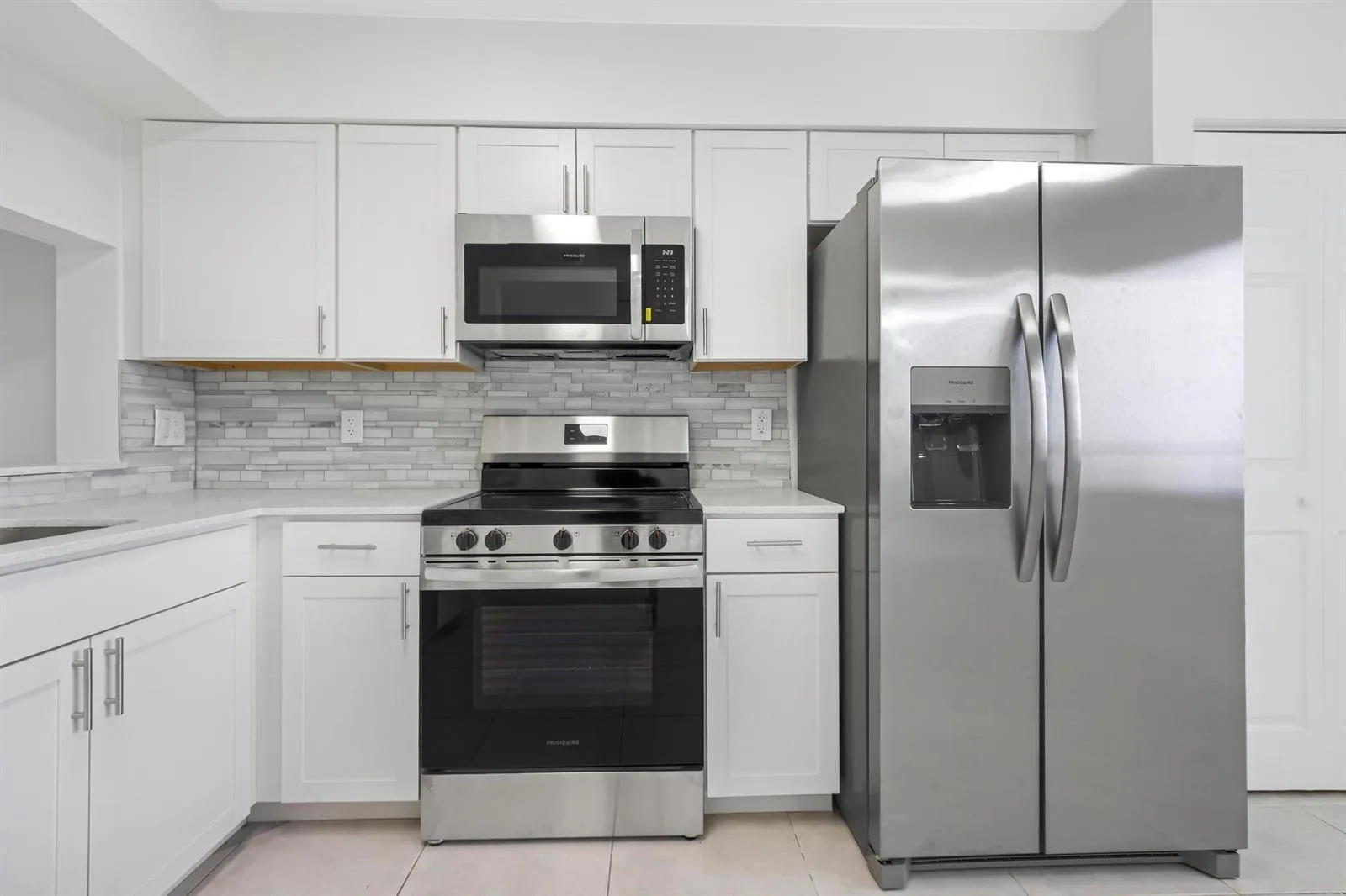 2200 S Cypress Bend Drive # 805, Pompano Beach, FL 33069