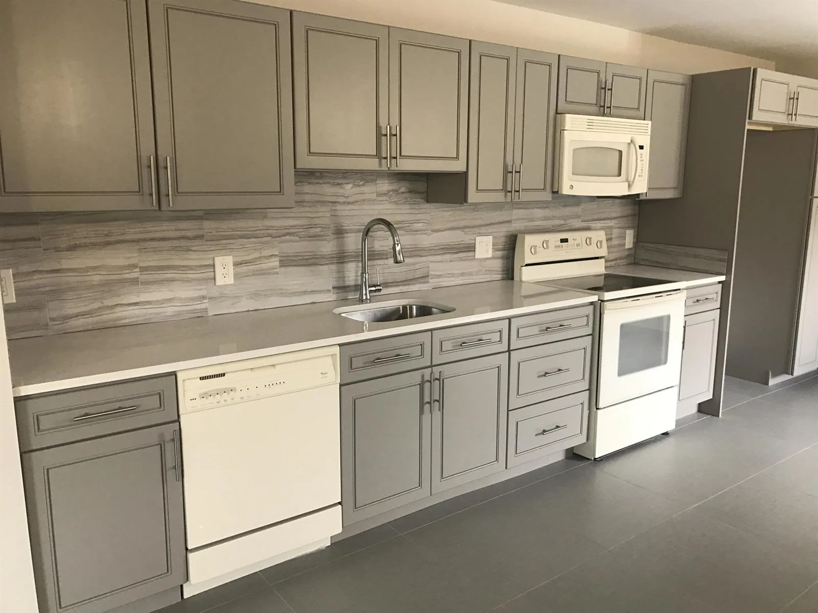 142 SW 8th Avenue # Apt D, Delray Beach, FL 33444 photo 3