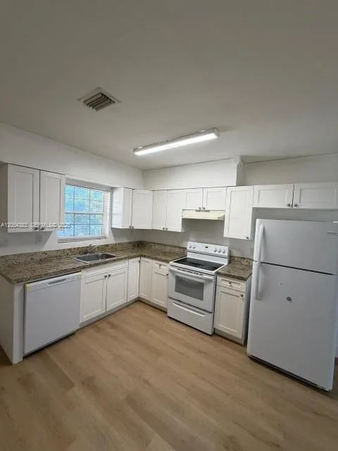 374 NE 171 Street, North Miami Beach, FL 33162 photo 3