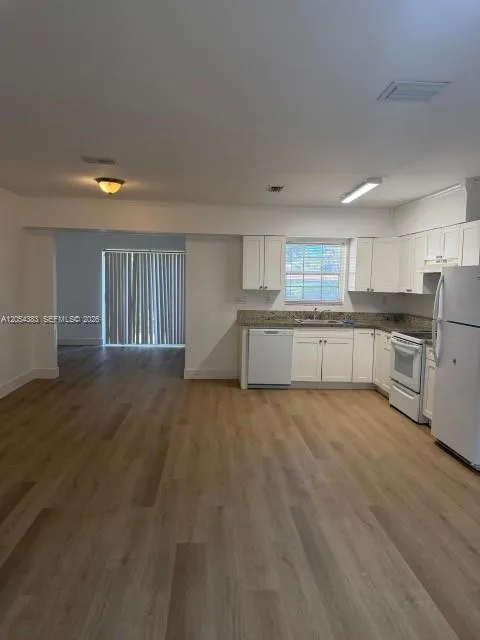 374 NE 171 Street, North Miami Beach, FL 33162 photo 4