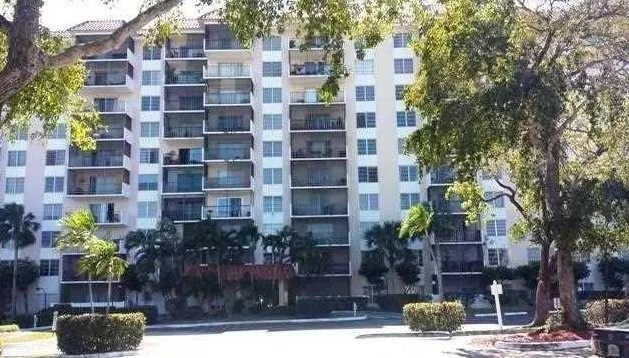 4164 Inverrary Drive # 102, Lauderhill, FL 33319