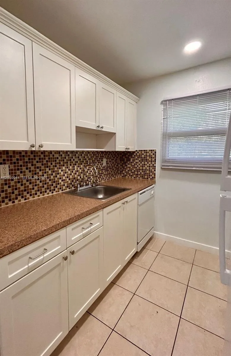 3265 Griffin Rd # 205, Dania Beach, FL 33312 photo 7