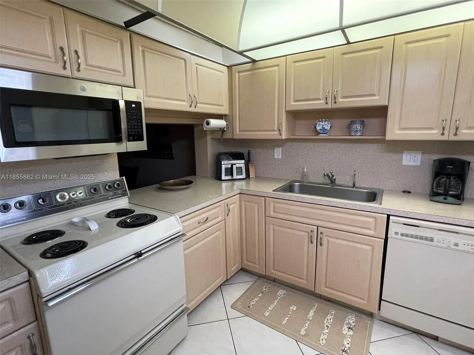 4975 E Sabal Palm Blvd # 208, Tamarac, FL 33319 photo 10