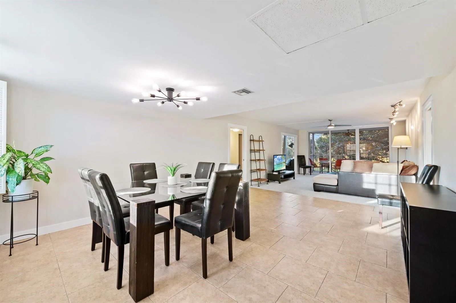 3900 Oaks Clubhouse Drive # 310, Pompano Beach, FL 33069