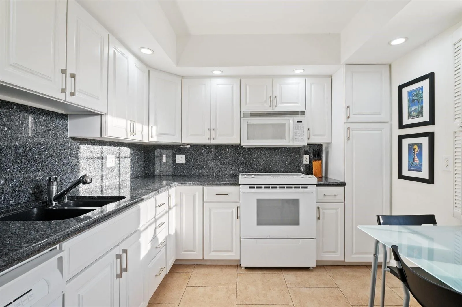 3900 Oaks Clubhouse Drive # 310, Pompano Beach, FL 33069 photo 6