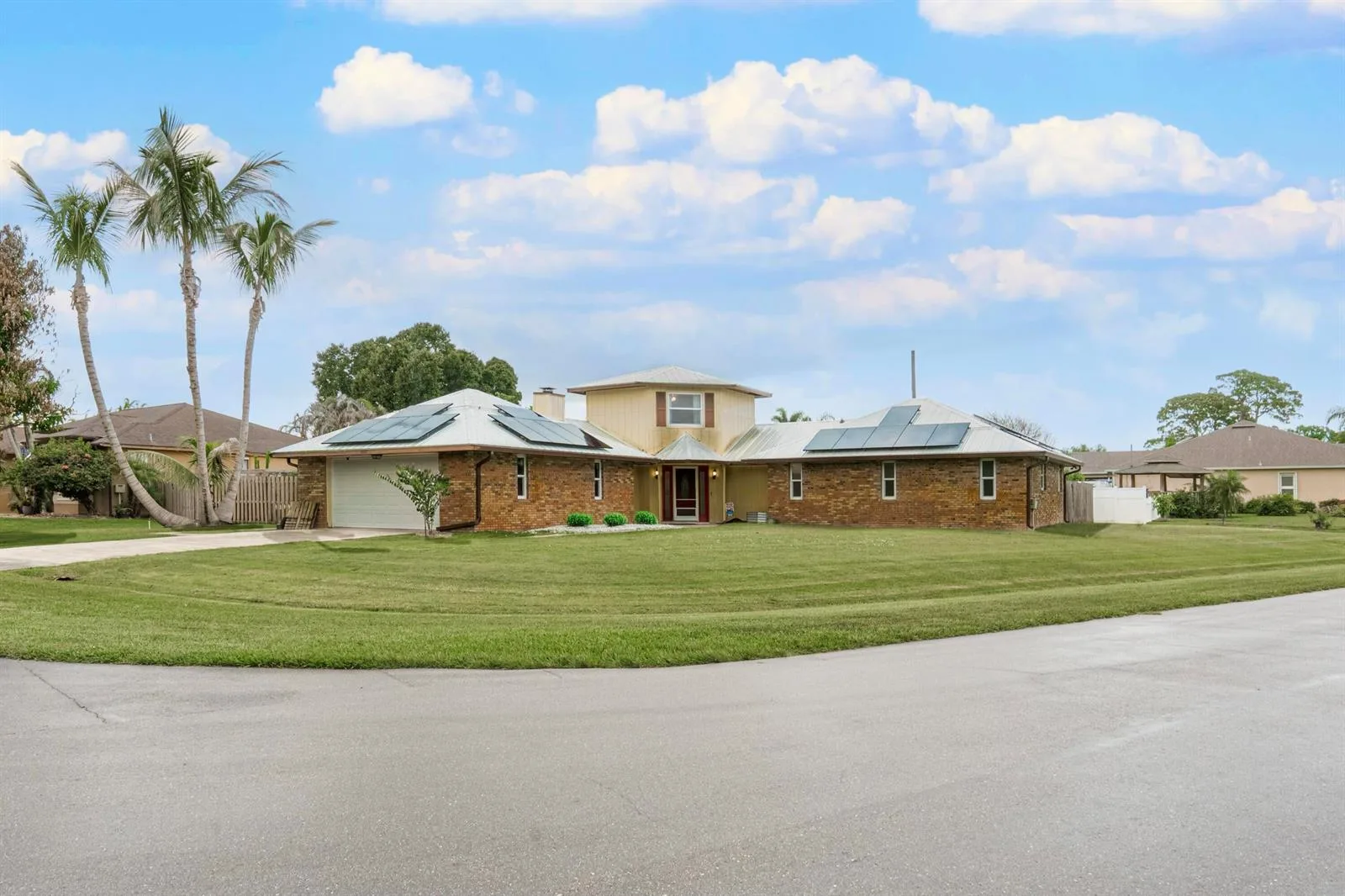 1091 SE Spinnaker Avenue, Port St. Lucie, FL 34983