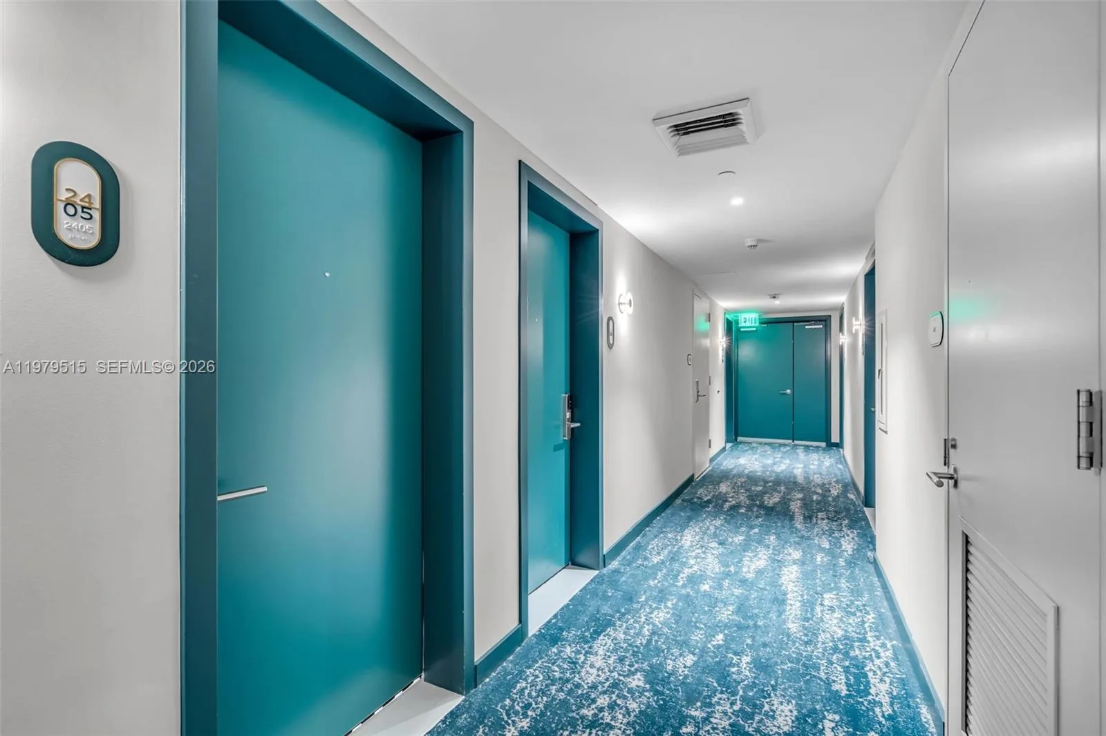 77 SE 5TH ST # 2405, Miami, FL 33131 photo 4