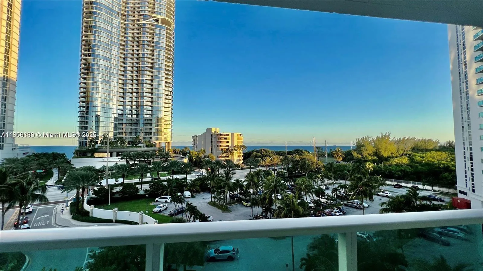 100 Bayview Dr # 607, Sunny Isles Beach, FL 33160