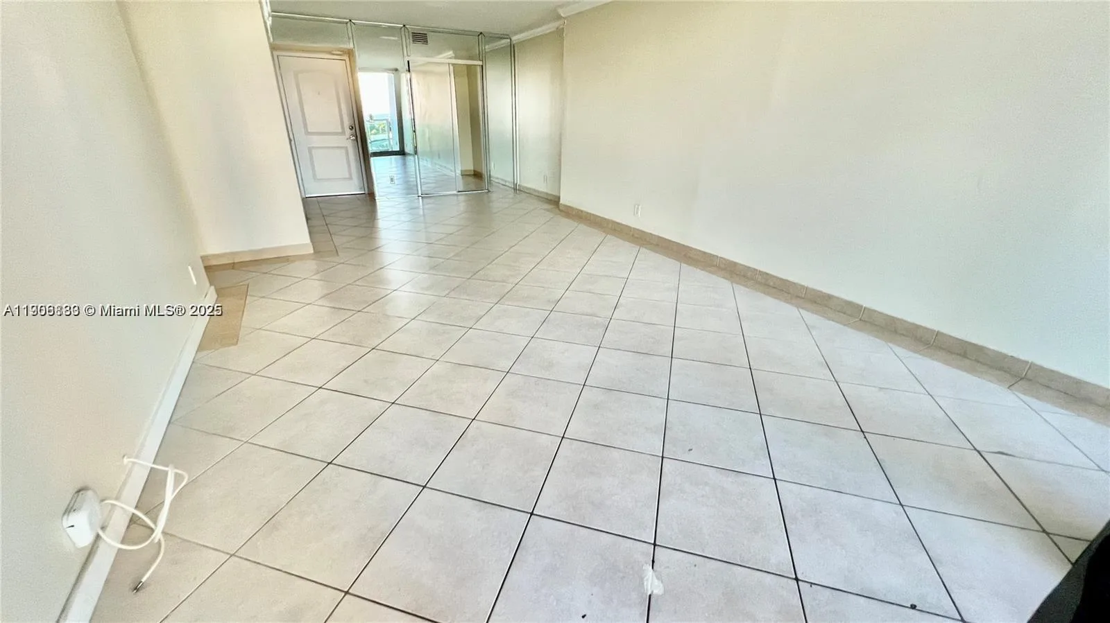 100 Bayview Dr # 607, Sunny Isles Beach, FL 33160 photo 7