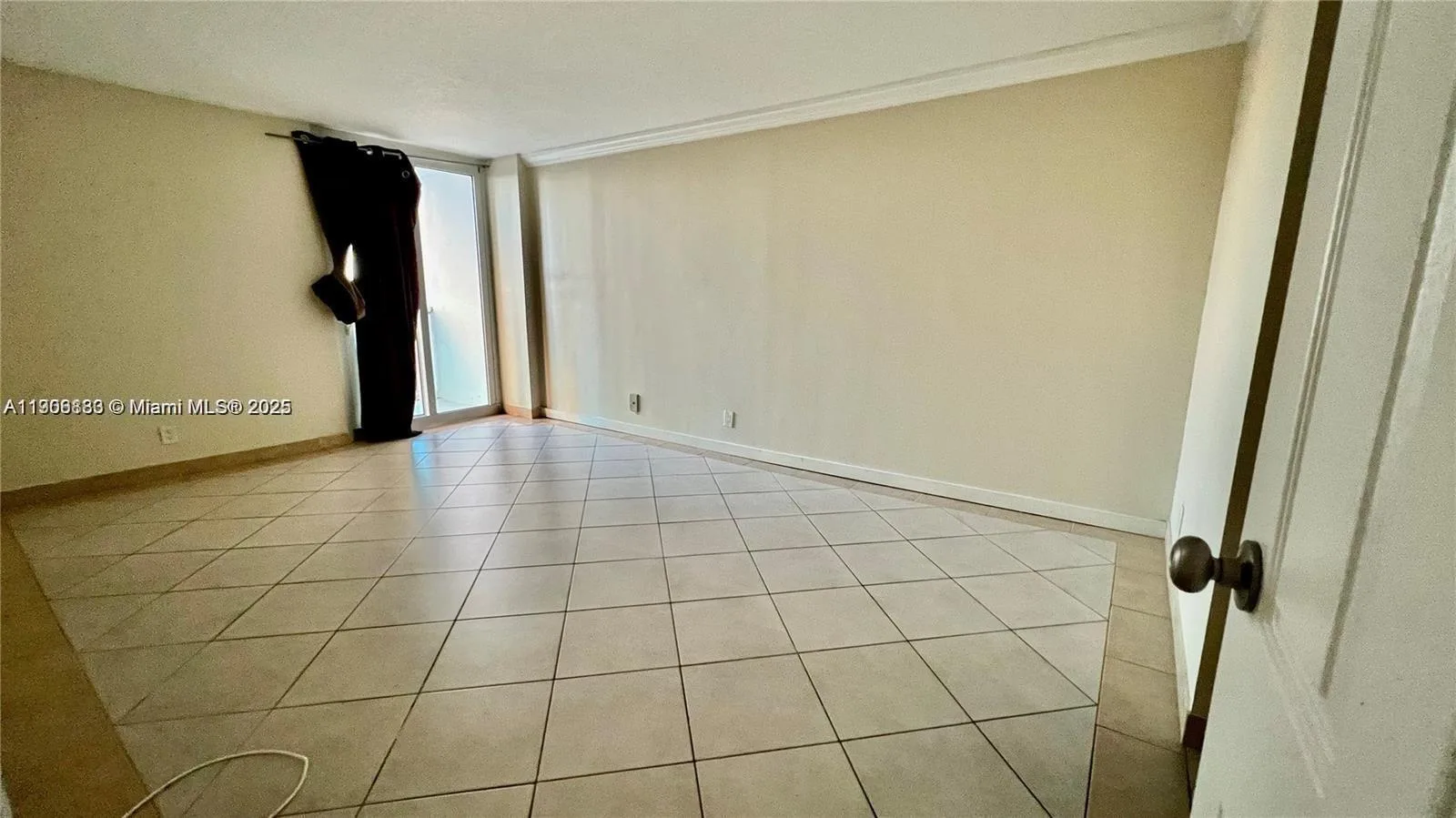 100 Bayview Dr # 607, Sunny Isles Beach, FL 33160 photo 8