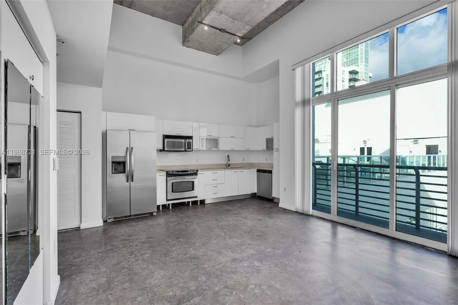 133 NE 2nd Ave # 3610, Miami, FL 33132 photo 9