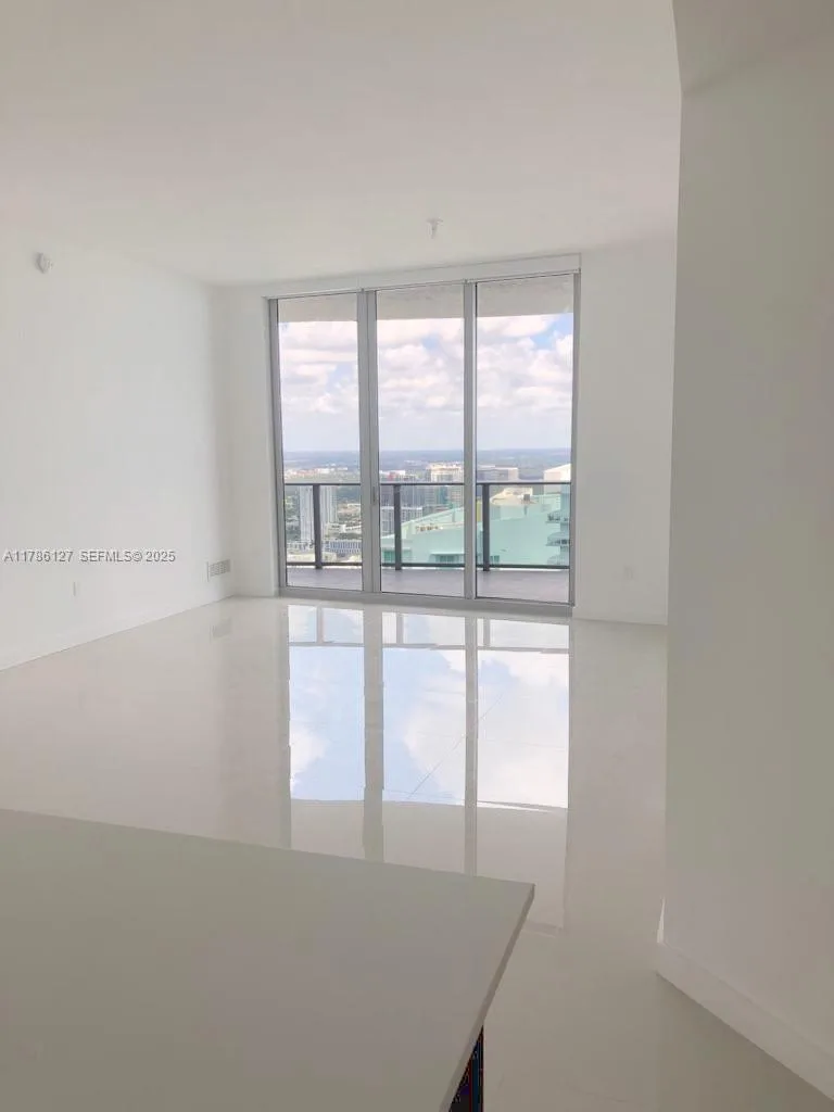 488 NE 18th St # 4905, Miami, FL 33132 photo 2