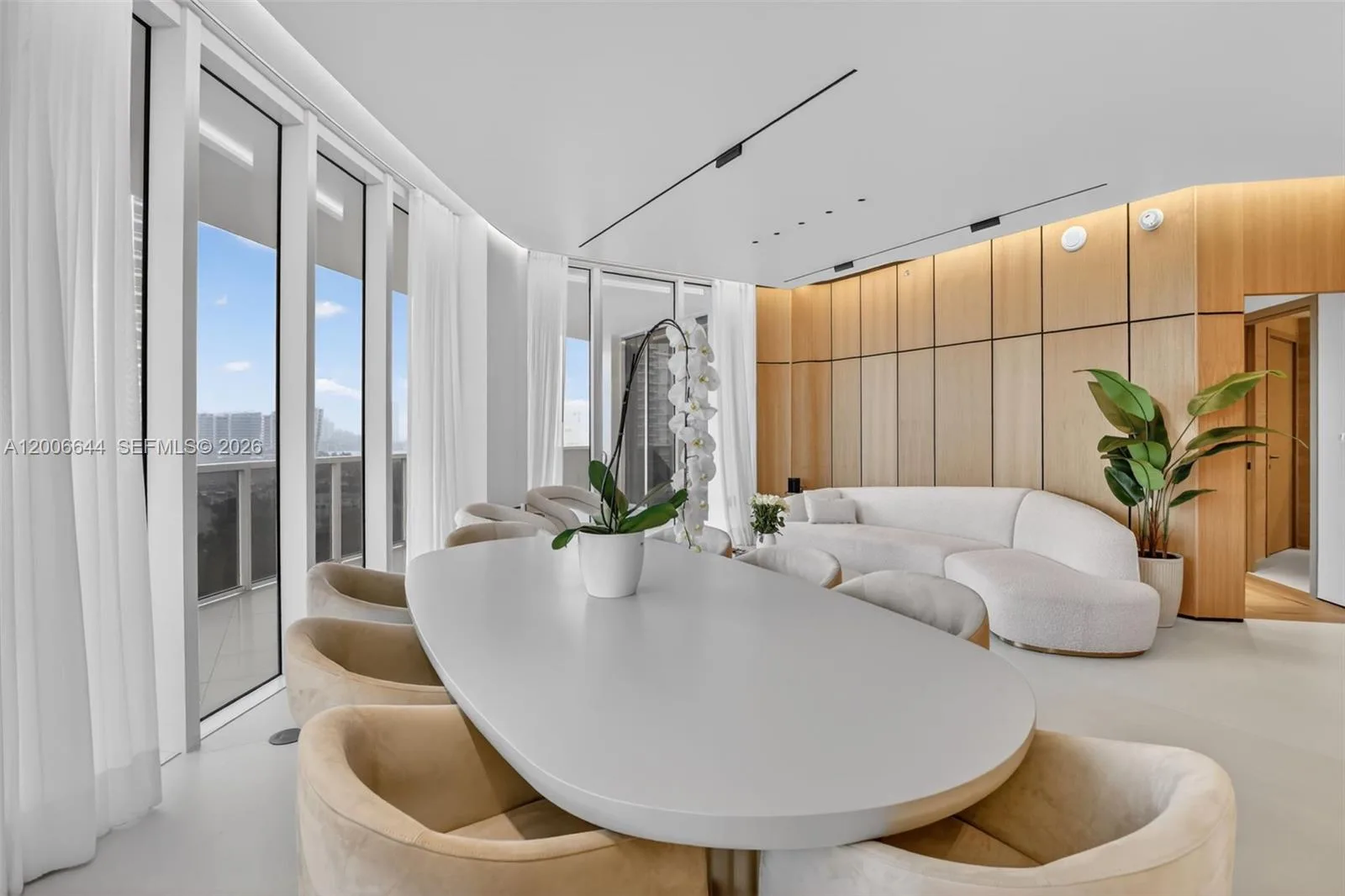 4100 Island Blvd # 904, Aventura, FL 33160