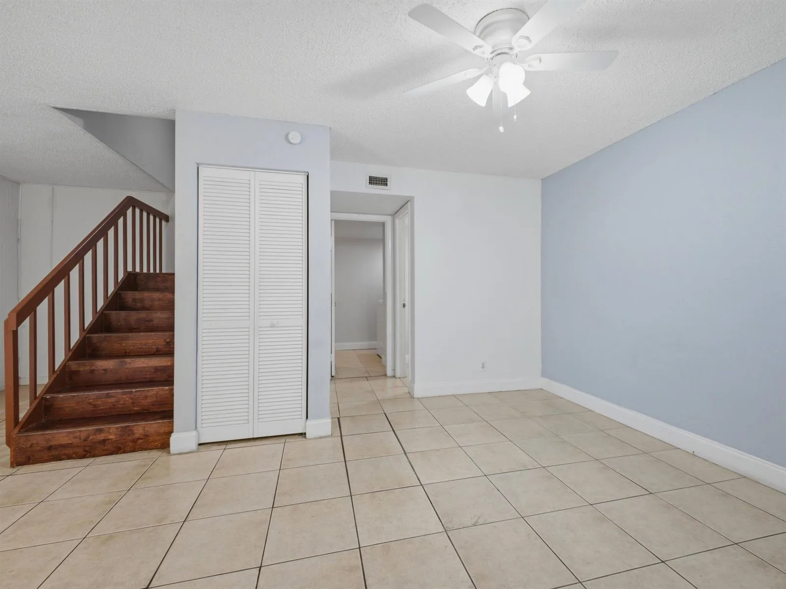 105 Woodland Road, Palm Springs, FL 33461 photo 11