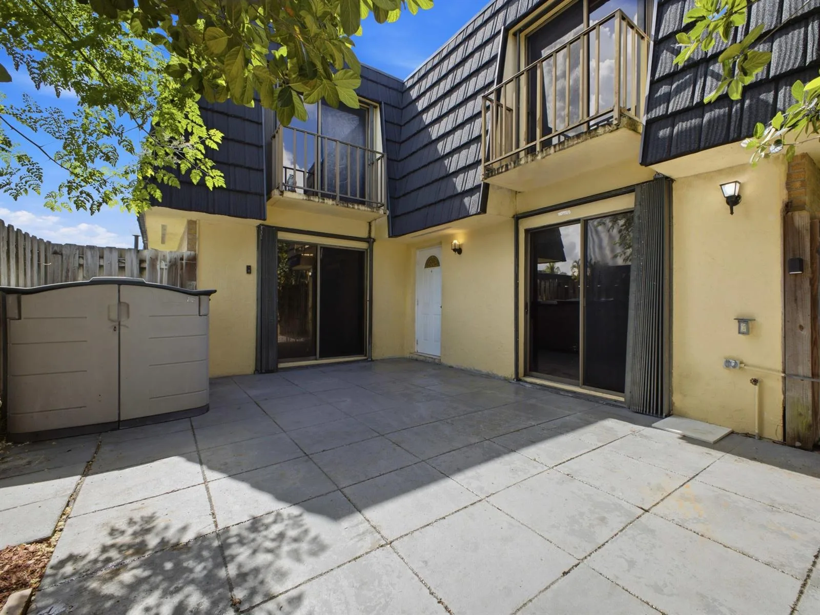 105 Woodland Road, Palm Springs, FL 33461 photo 4