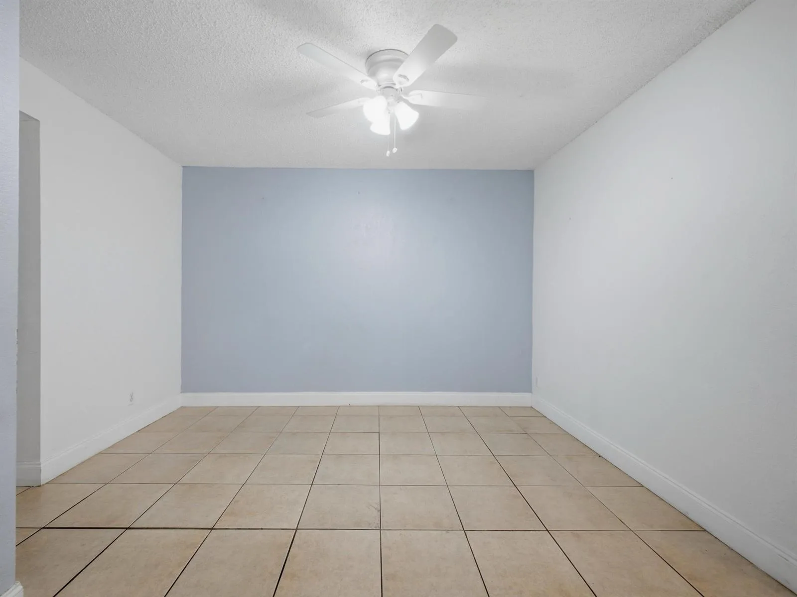 105 Woodland Road, Palm Springs, FL 33461 photo 8