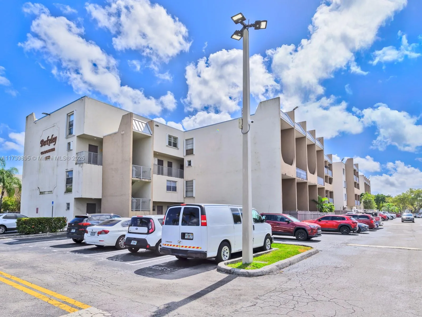 10900 SW 104th St # 114, Miami, FL 33176 photo 13