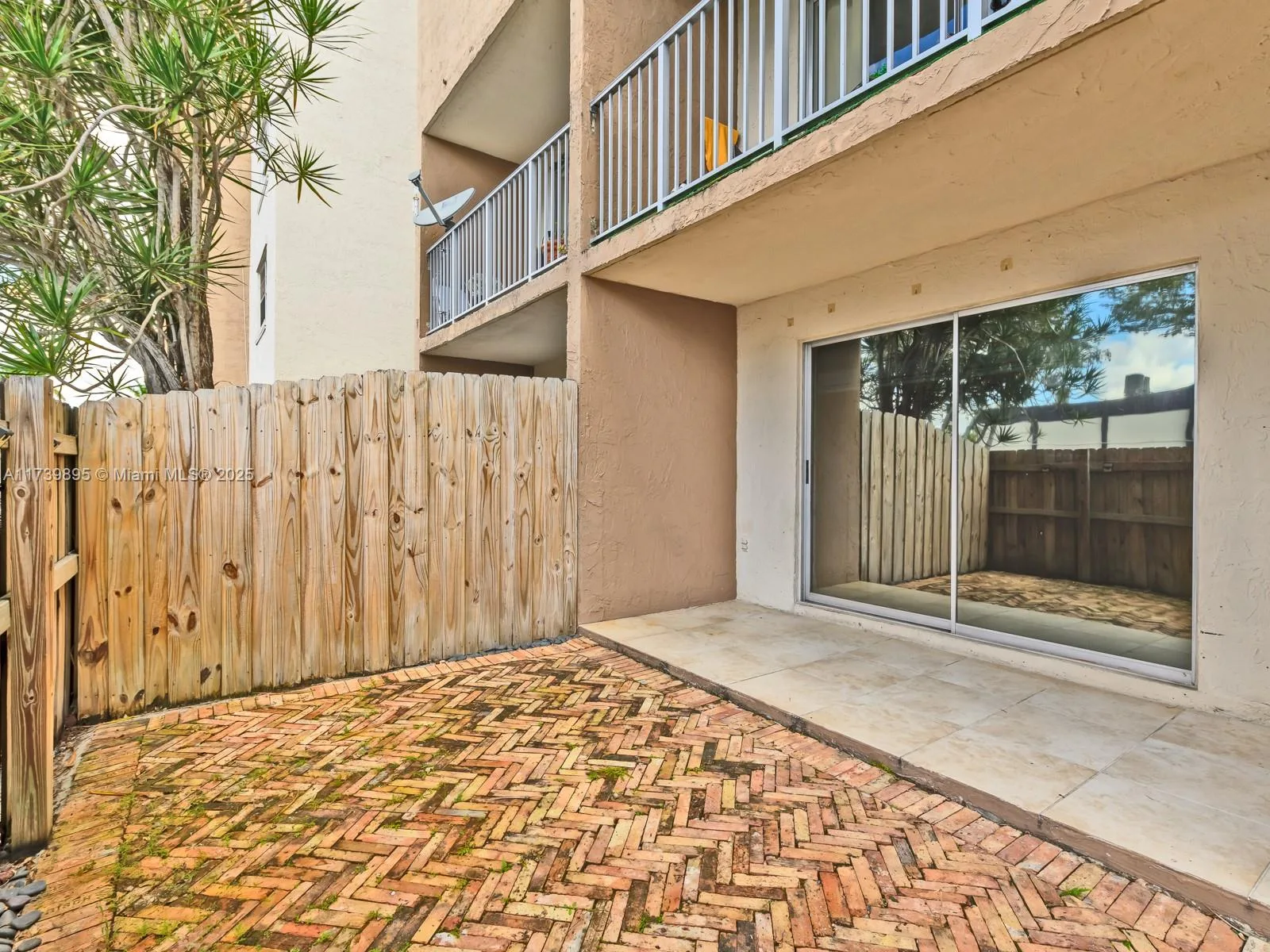10900 SW 104th St # 114, Miami, FL 33176 photo 5