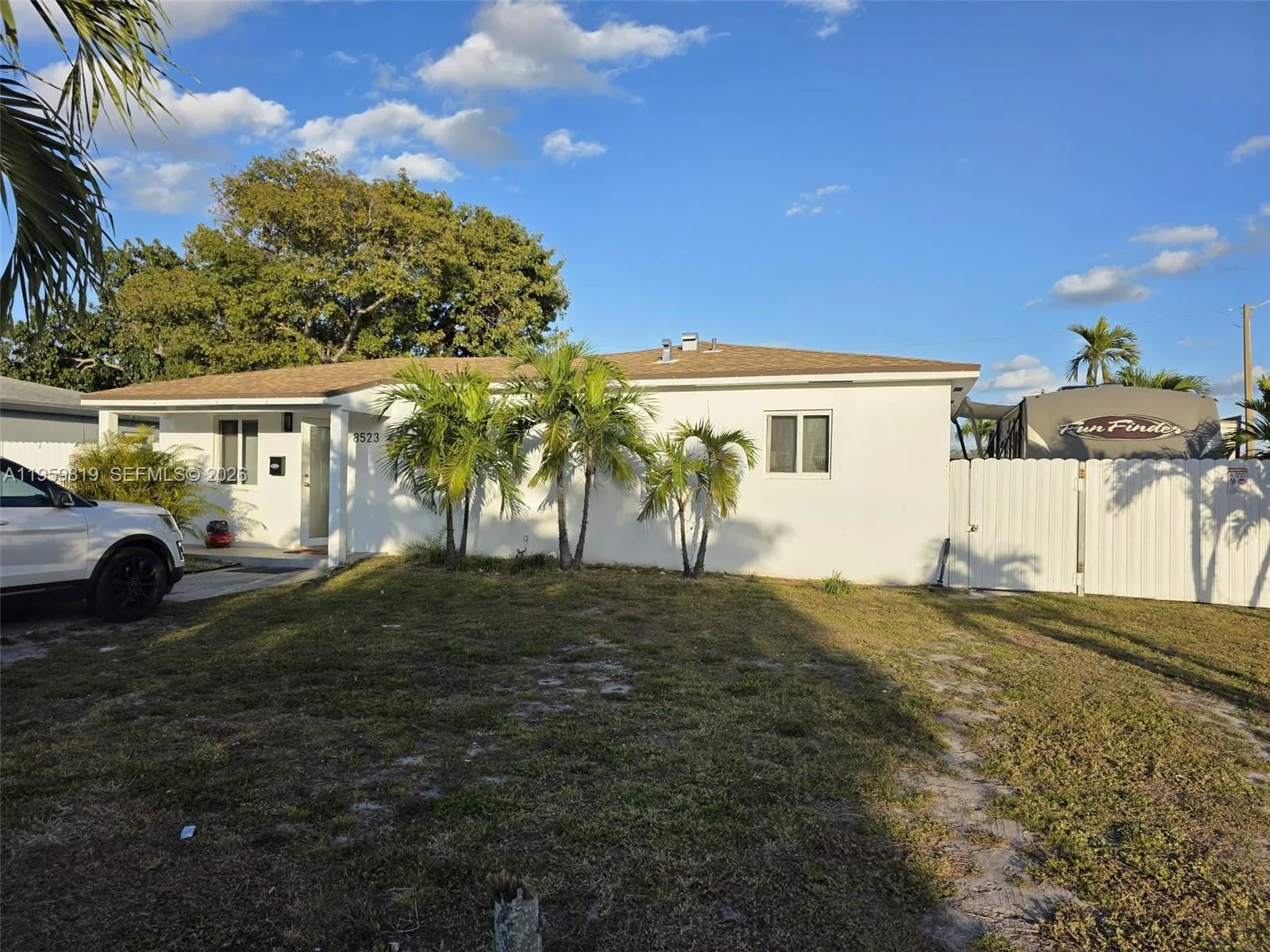 8523 NW 35th Pl, Miami, FL 33147 photo 2