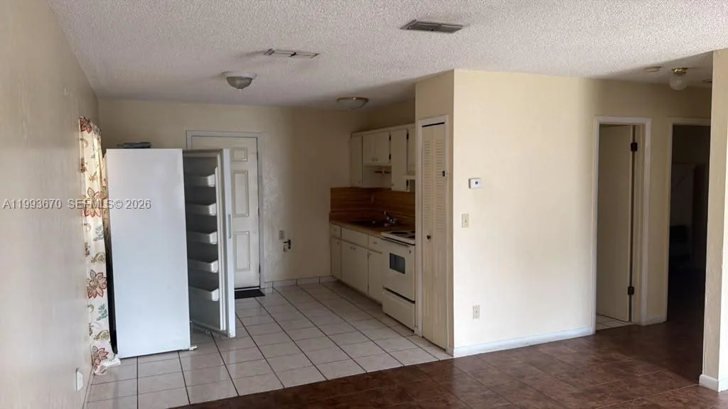 421 Las Palmas # 0, Avon Park, FL 33825 photo 4